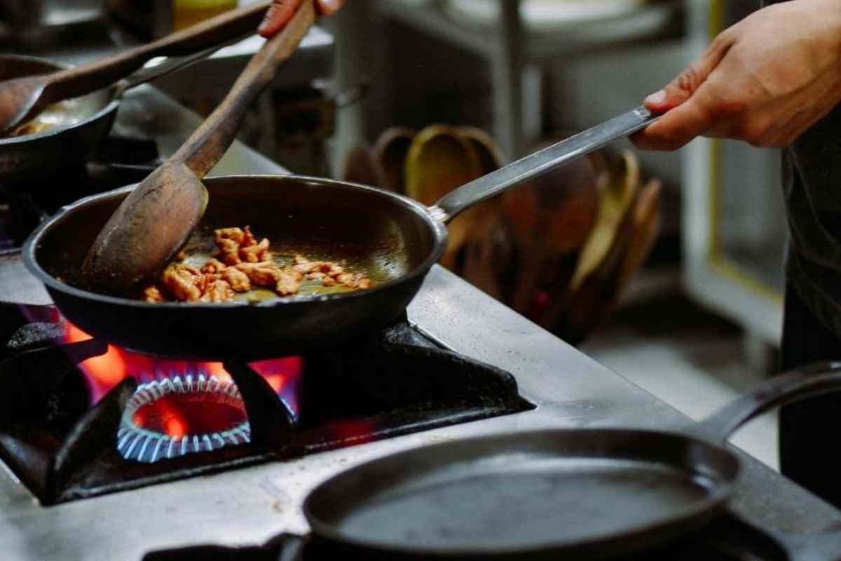 Hai messo troppo sale mentre stavi cucinando? Nessun problema, basta seguire questi passaggi e risolvi tutto